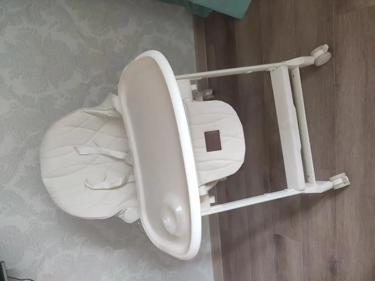 Детский стульчик для кормления Happy Baby Berny Lux - Детская мебель (Товары для детей) в Воронеж