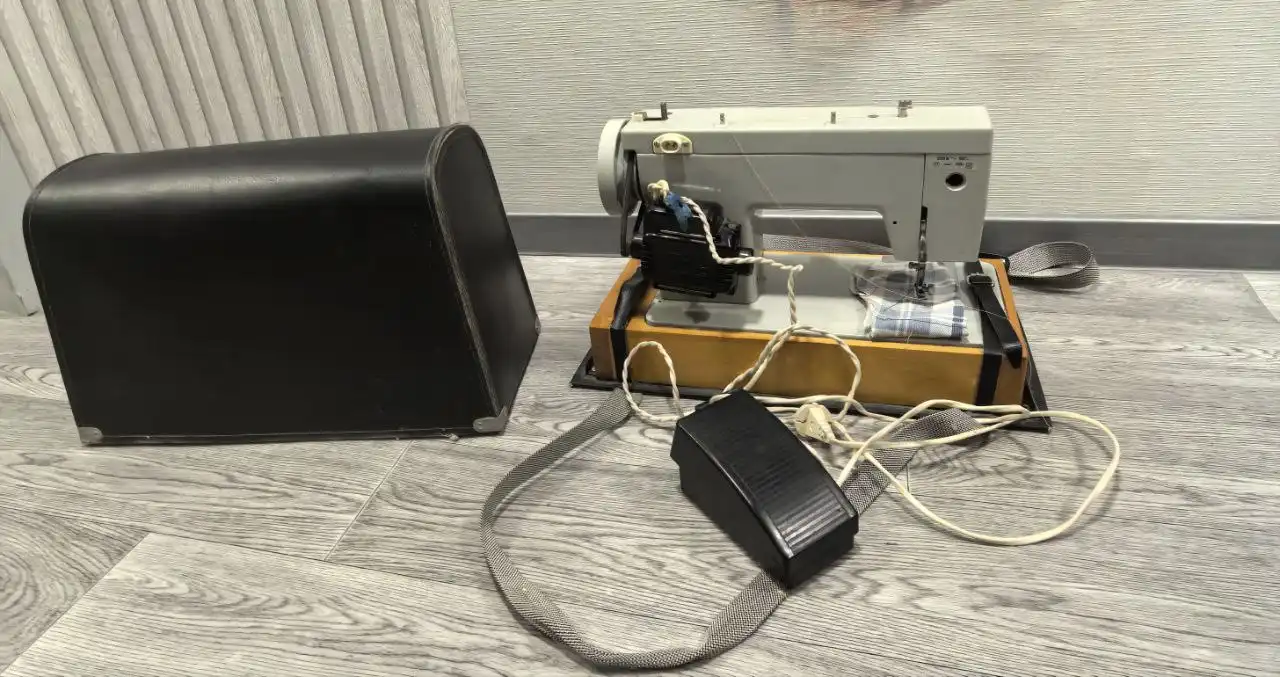 Швейная машинка Чайка 134