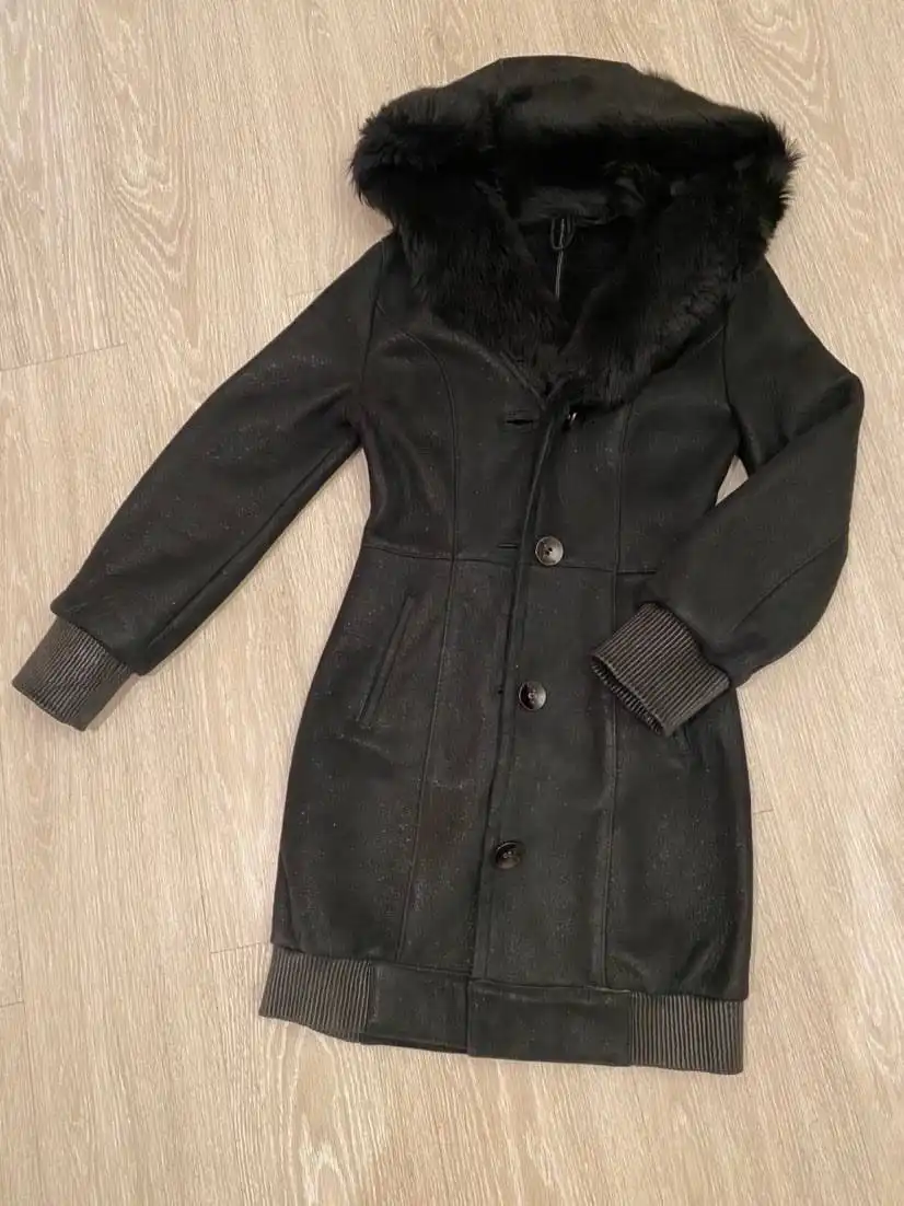 Продам дубленку натуральную с капюшоном
