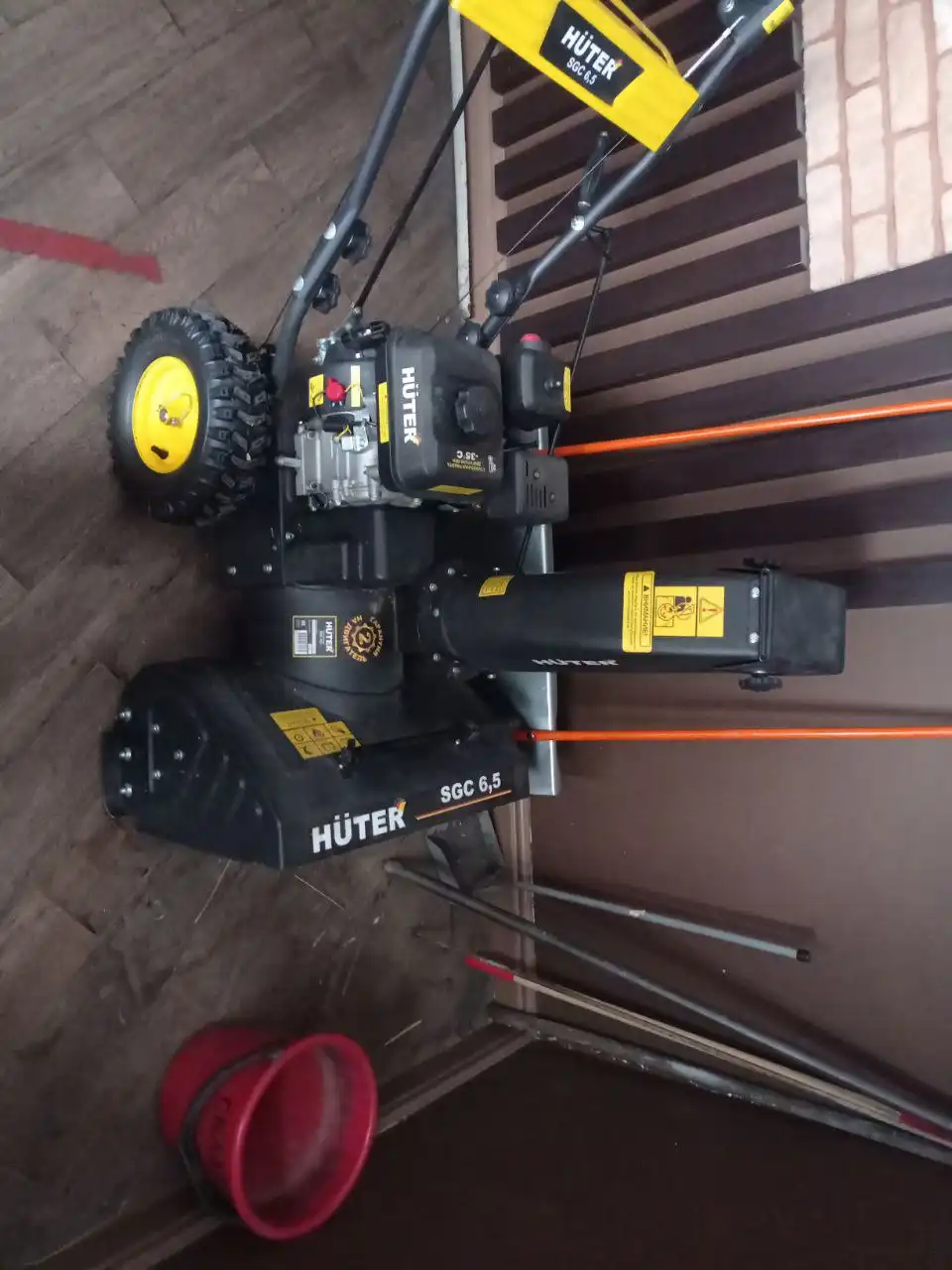 Снегоуборщик бензиновый