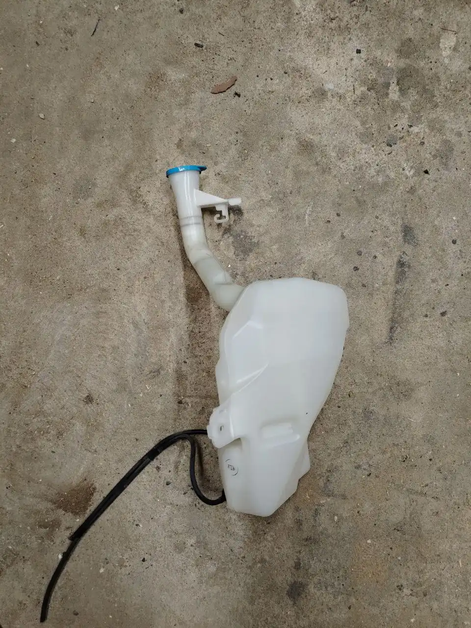 Бачок омывателя для Honda Fit 2010 года