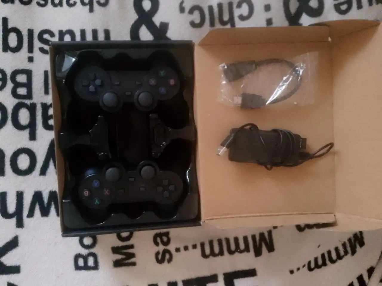 Продам игровую приставку