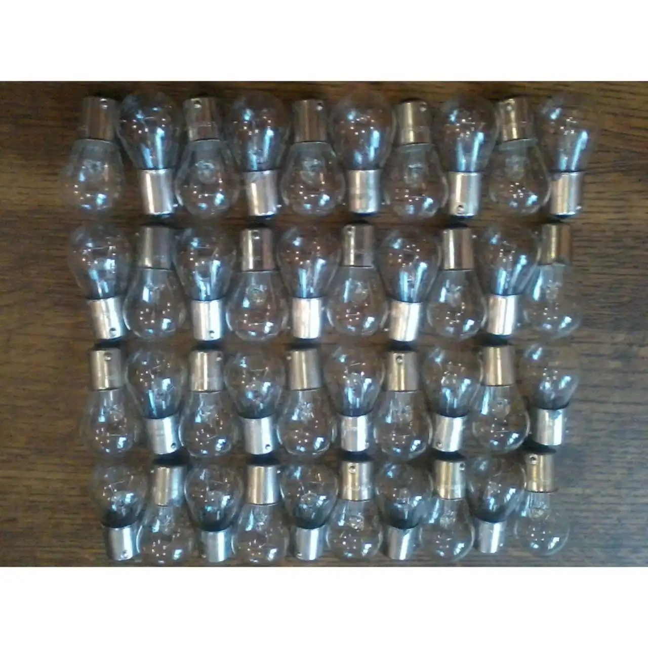 Продам лампочки новые 12v21w, 24v21w