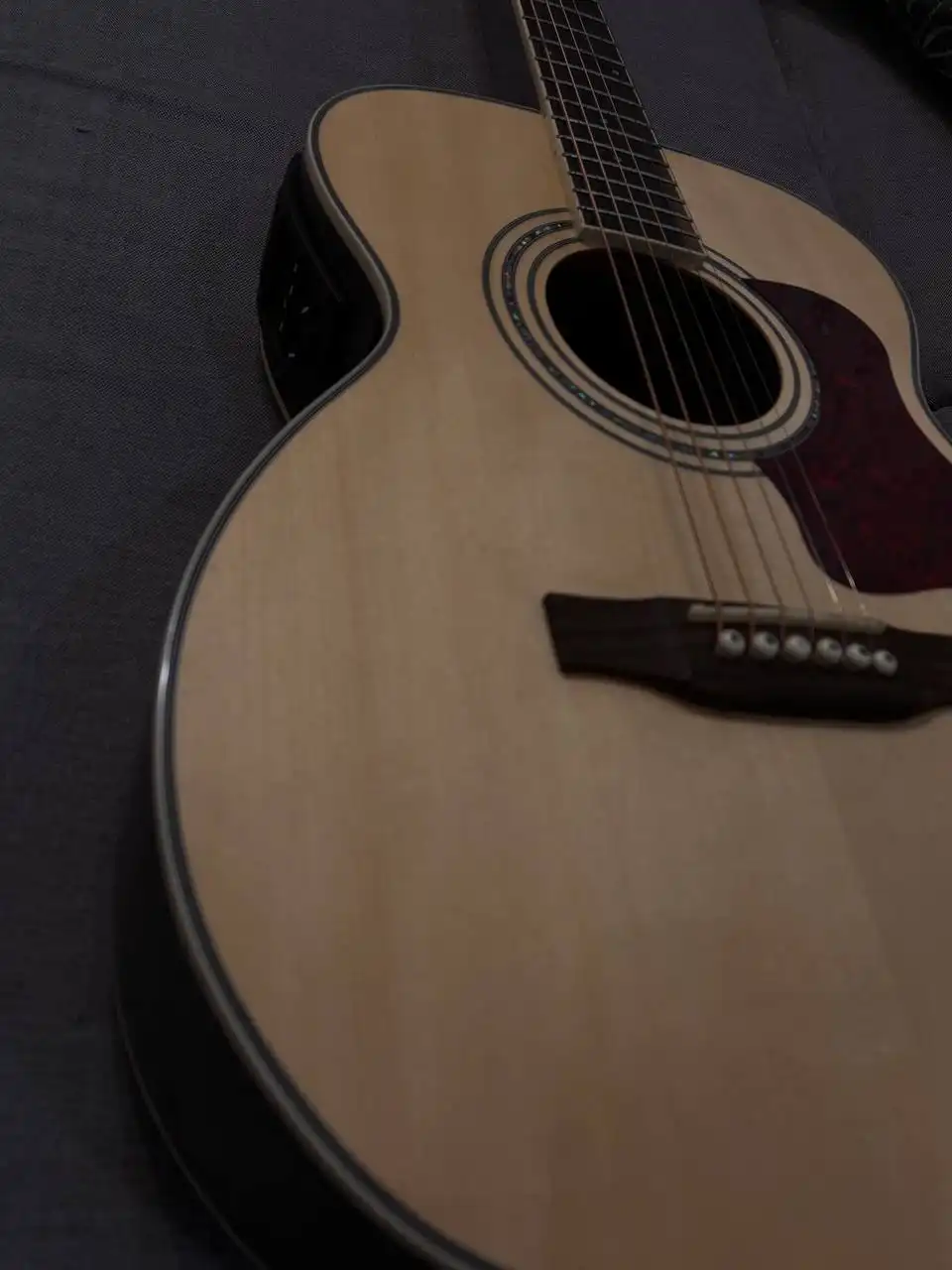 Продам гитару отличного состояния - Музыкальные инструменты (Хобби и отдых) в Чита