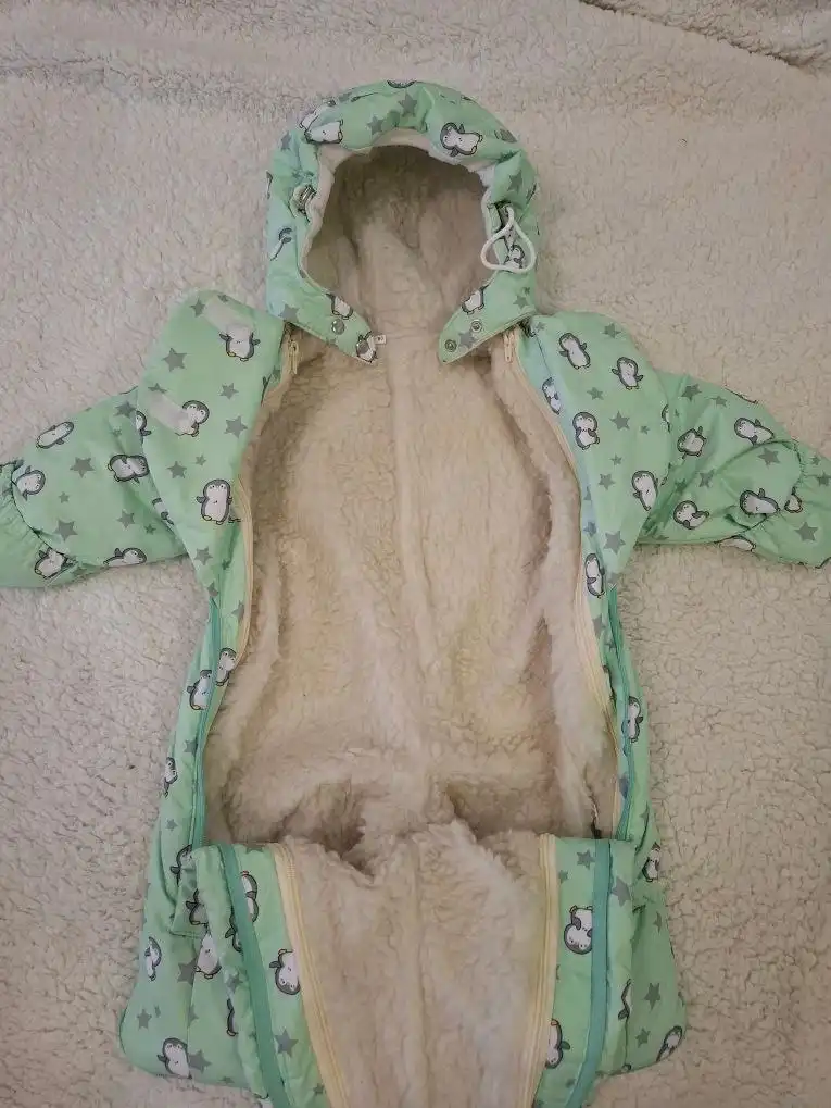 Продам комбинезон-трансформер для детей с меховыми варежками и пинетками - Одежда для детей (Товары для детей) в Чита