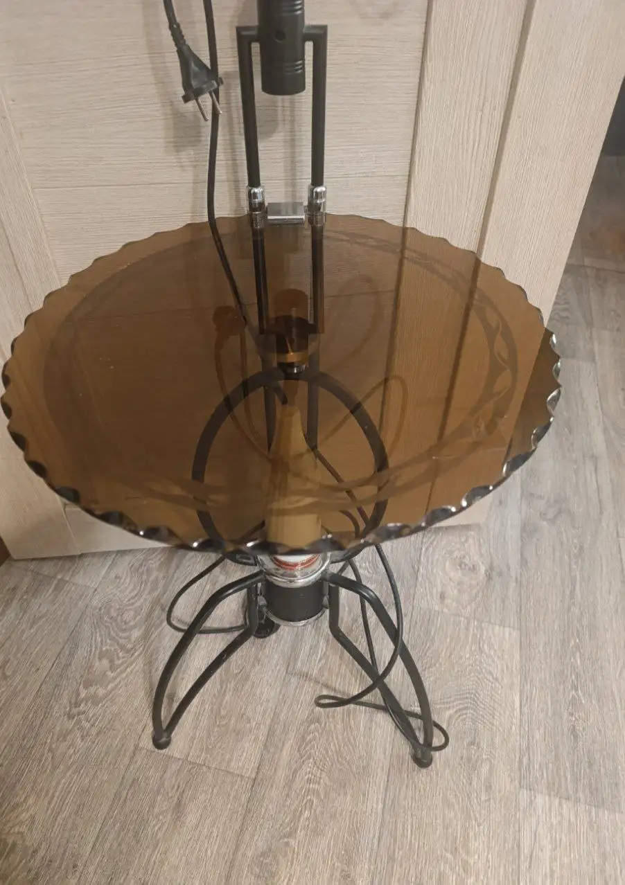 Стеклянный стол со светильником - Мебель (Барахолка) в Чита