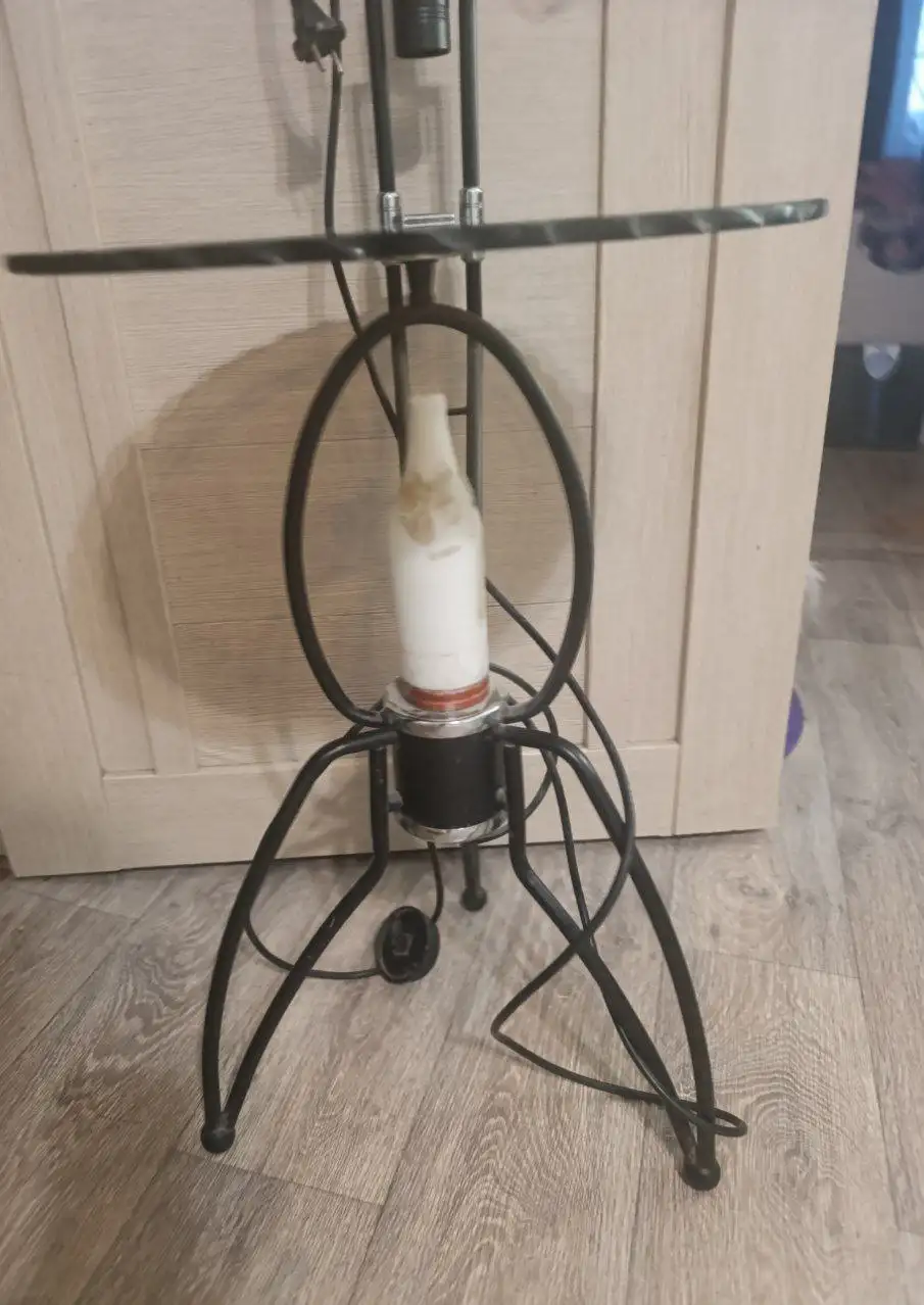 Стеклянный стол со светильником - Мебель (Барахолка) в Чита