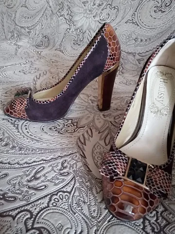 Продам новые итальянские туфли 35 размер - Джинсы в Чита