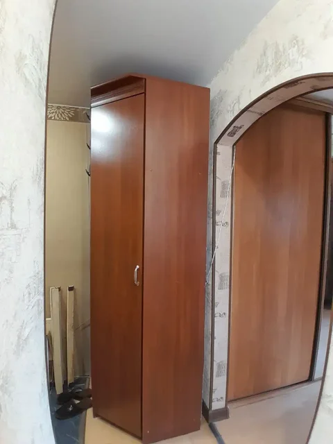 Угловой шифоньер б/у в хорошем состоянии - Еда в Чита