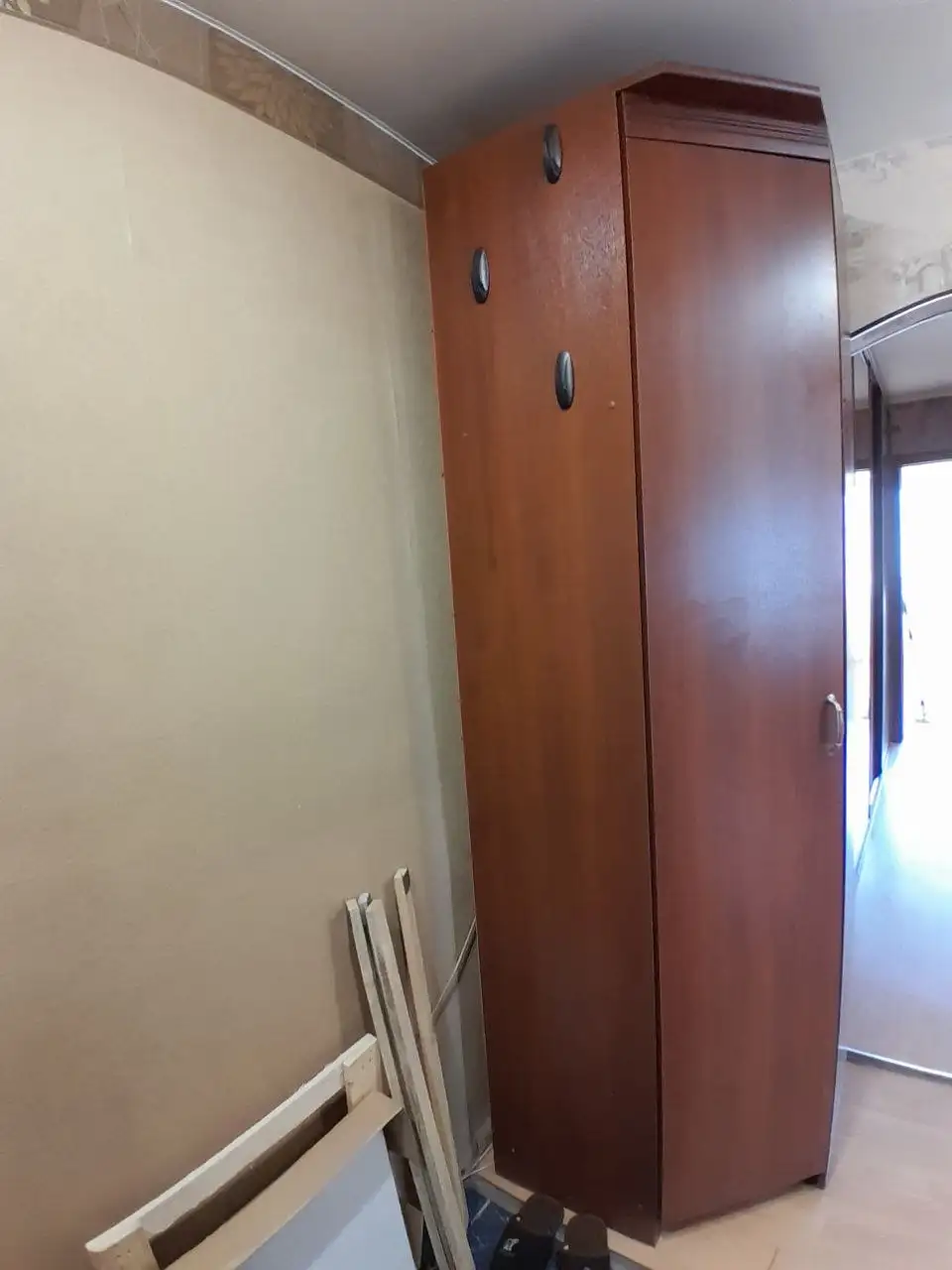 Угловой шифоньер б/у в хорошем состоянии - Мебель (Барахолка) в Чита