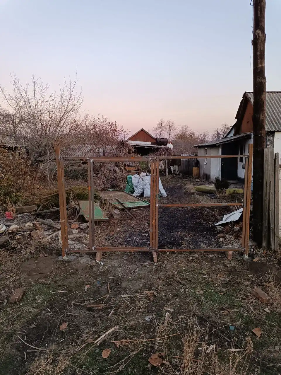 Установка заборов и вывоз мусора