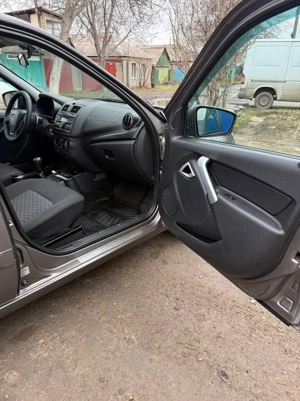 Продам Лада Гранта 2020 года в отличном состоянии