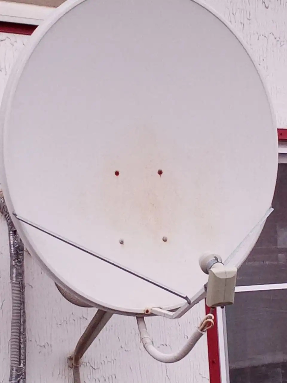 Продам спутниковую антенну диаметром 102см - Спутниковое оборудование (Электроника) в Ростов-на-Дону