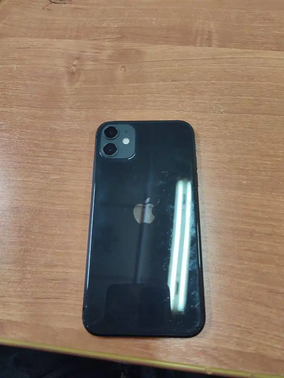 Продам Айфон 11