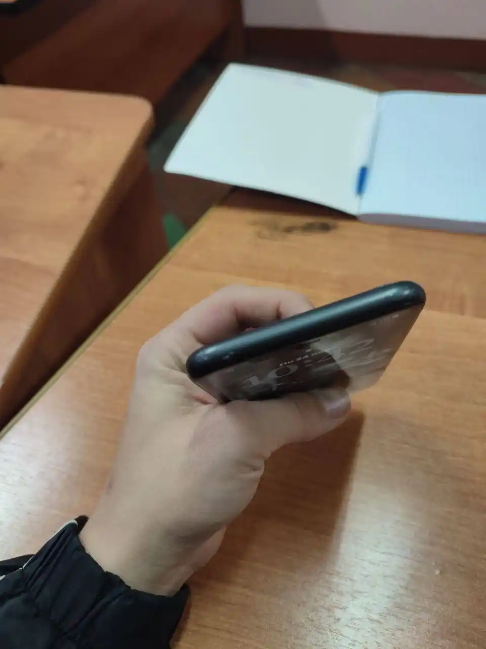 Продам Айфон 11