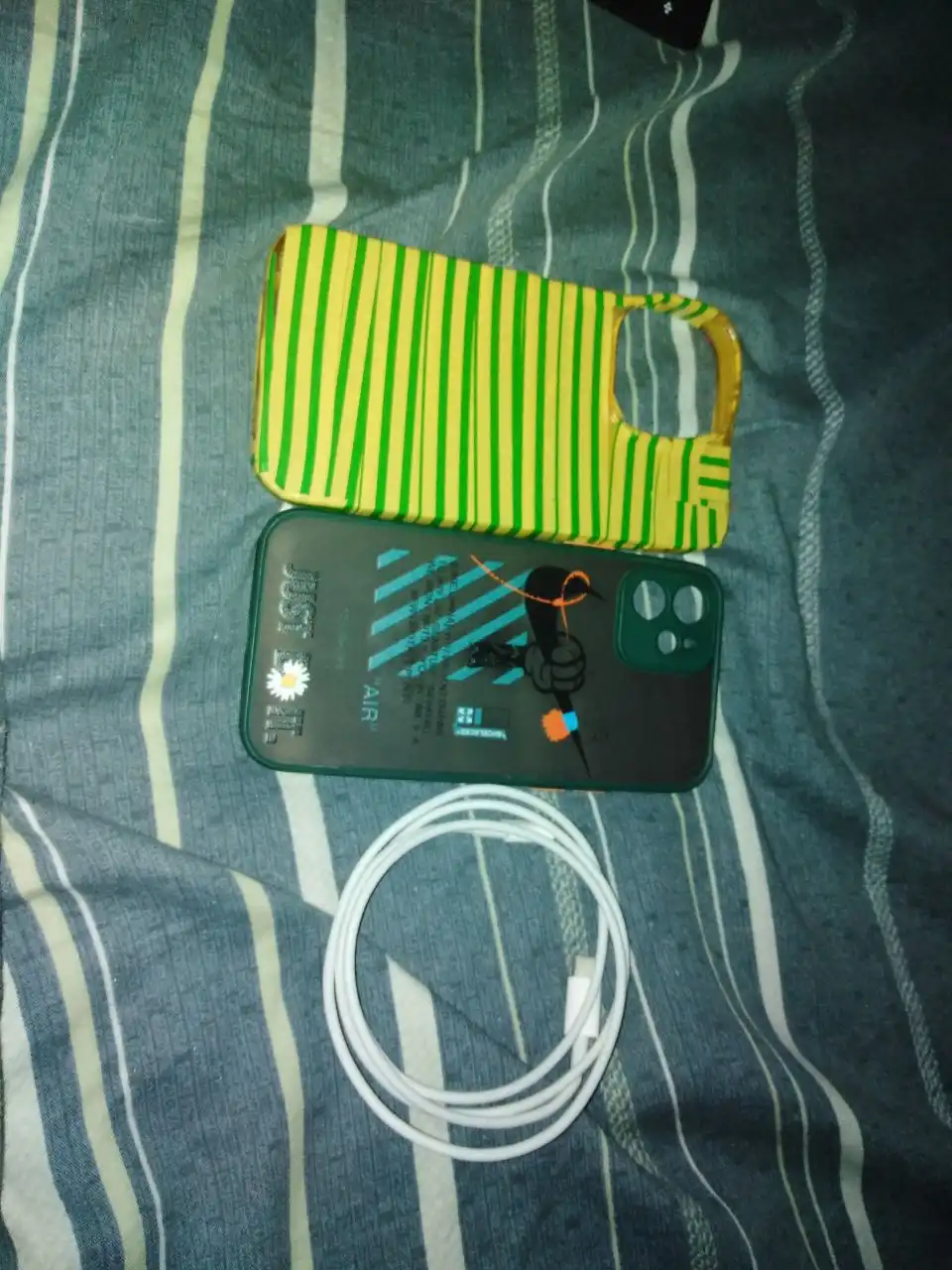 Продажа аксессуаров для iPhone