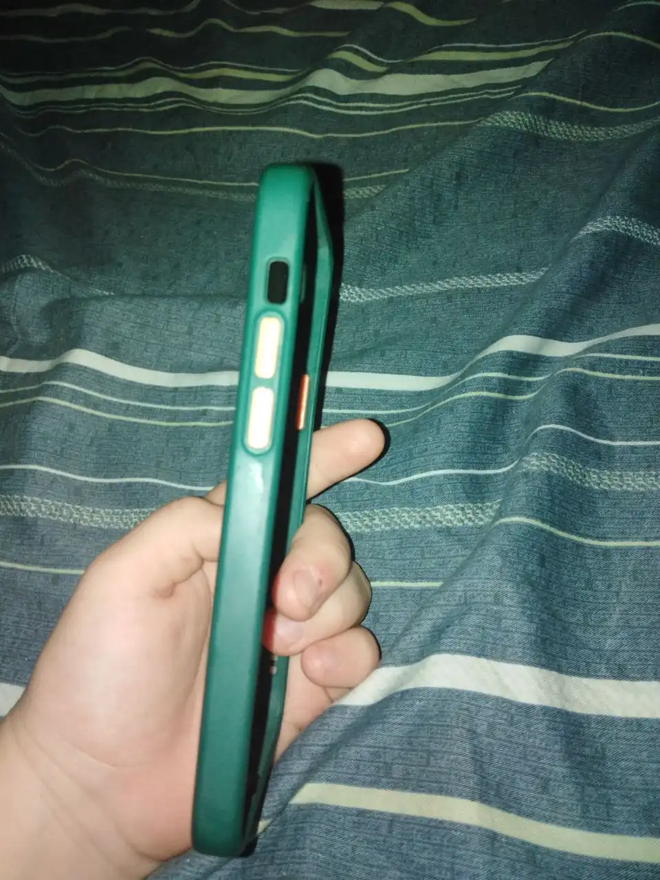 Продажа аксессуаров для iPhone