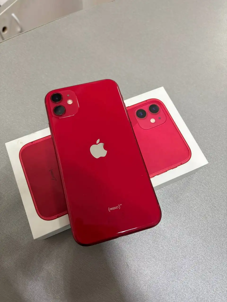 Продам Айфон 11 64 ГБ