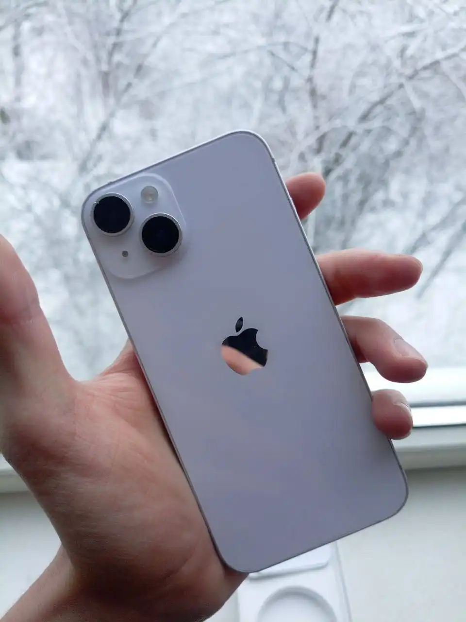 Продам iPhone 14 128гб с аксессуарами