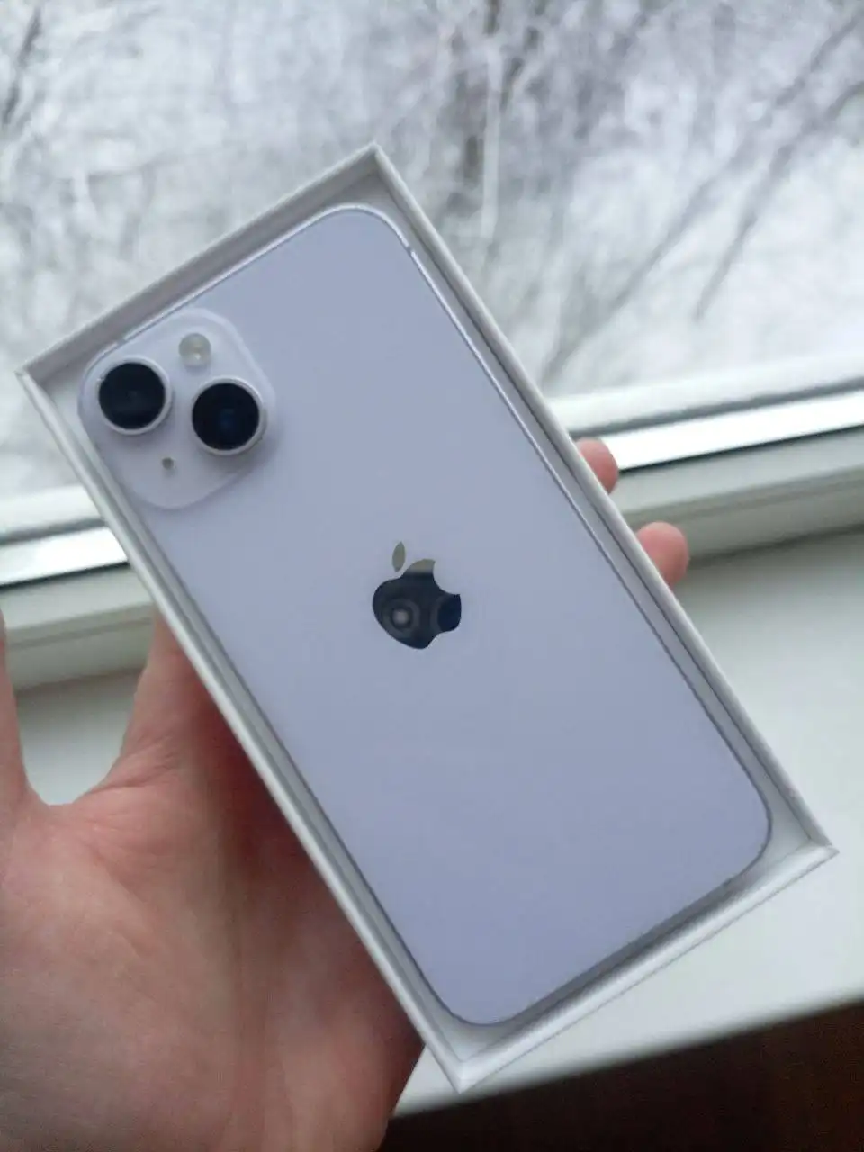 Продам iPhone 14 128гб с аксессуарами