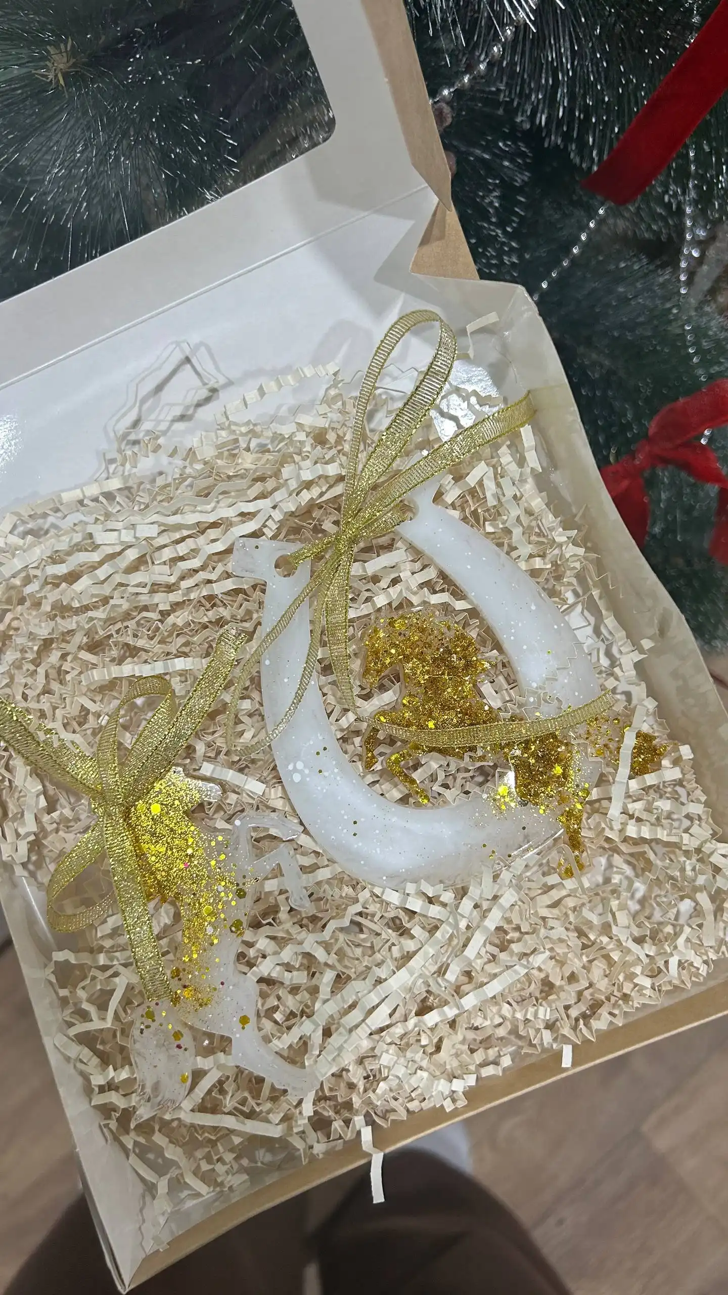 Новогодние игрушки из эпоксидной смолы