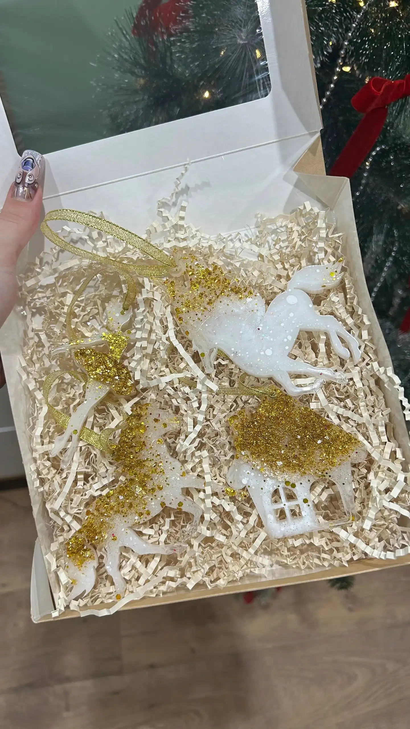 Новогодние игрушки из эпоксидной смолы