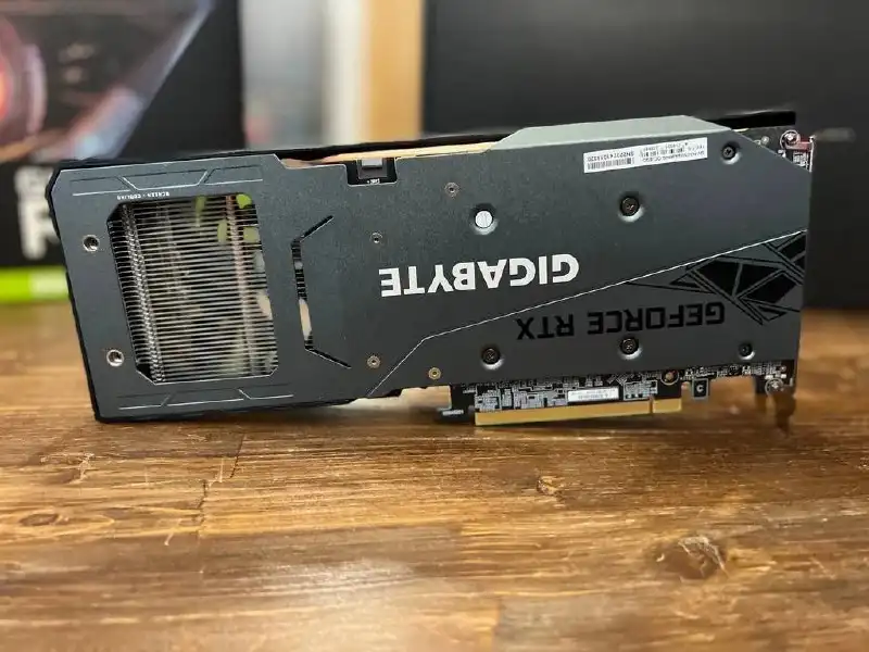 Продам видеокарту Gigabyte Rtx 3050 gaming oc 8gb