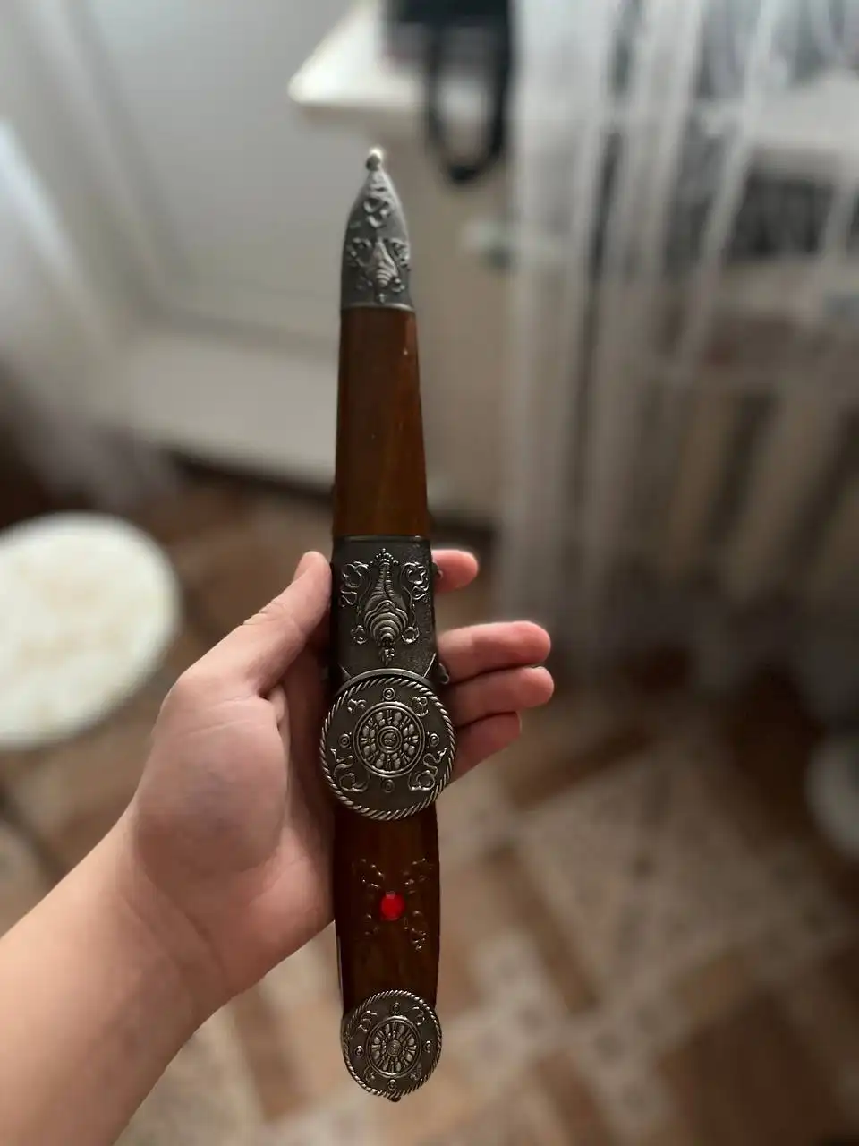 Продажа одежды и ножа