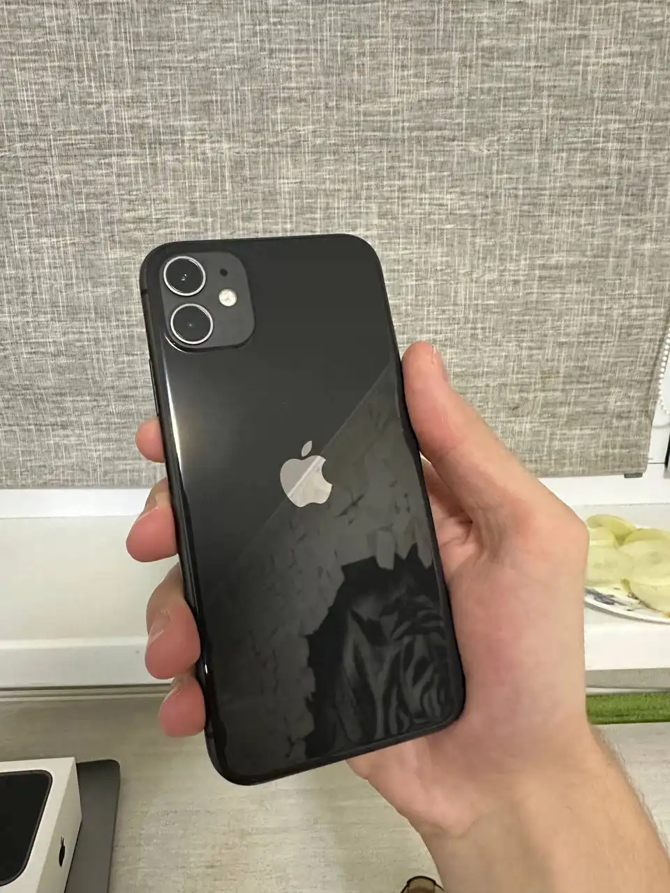 Продам айфон 11 на 64 гб