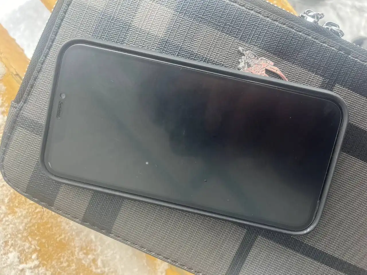 Продам iPhone 11 128 ГБ черный