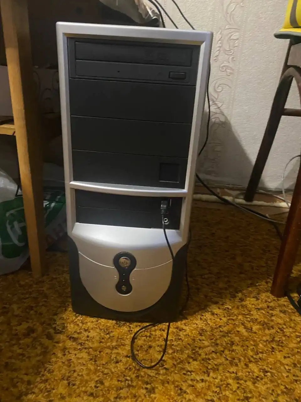 Продам компьютер на 8 винде - Компьютеры (Электроника) в Ульяновск