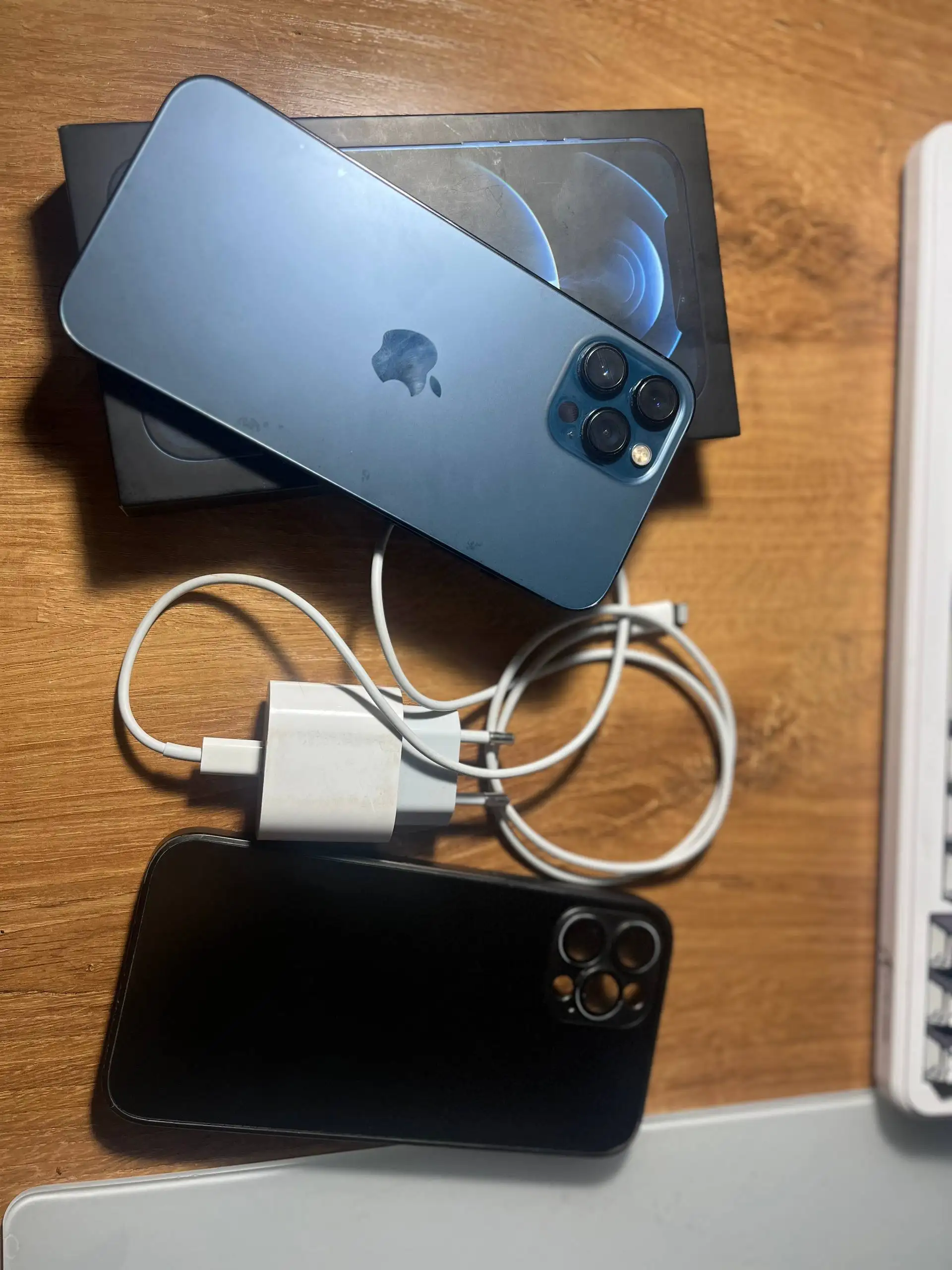 Продам iPhone 12 Pro Max - Смартфоны (Электроника) в Ульяновск