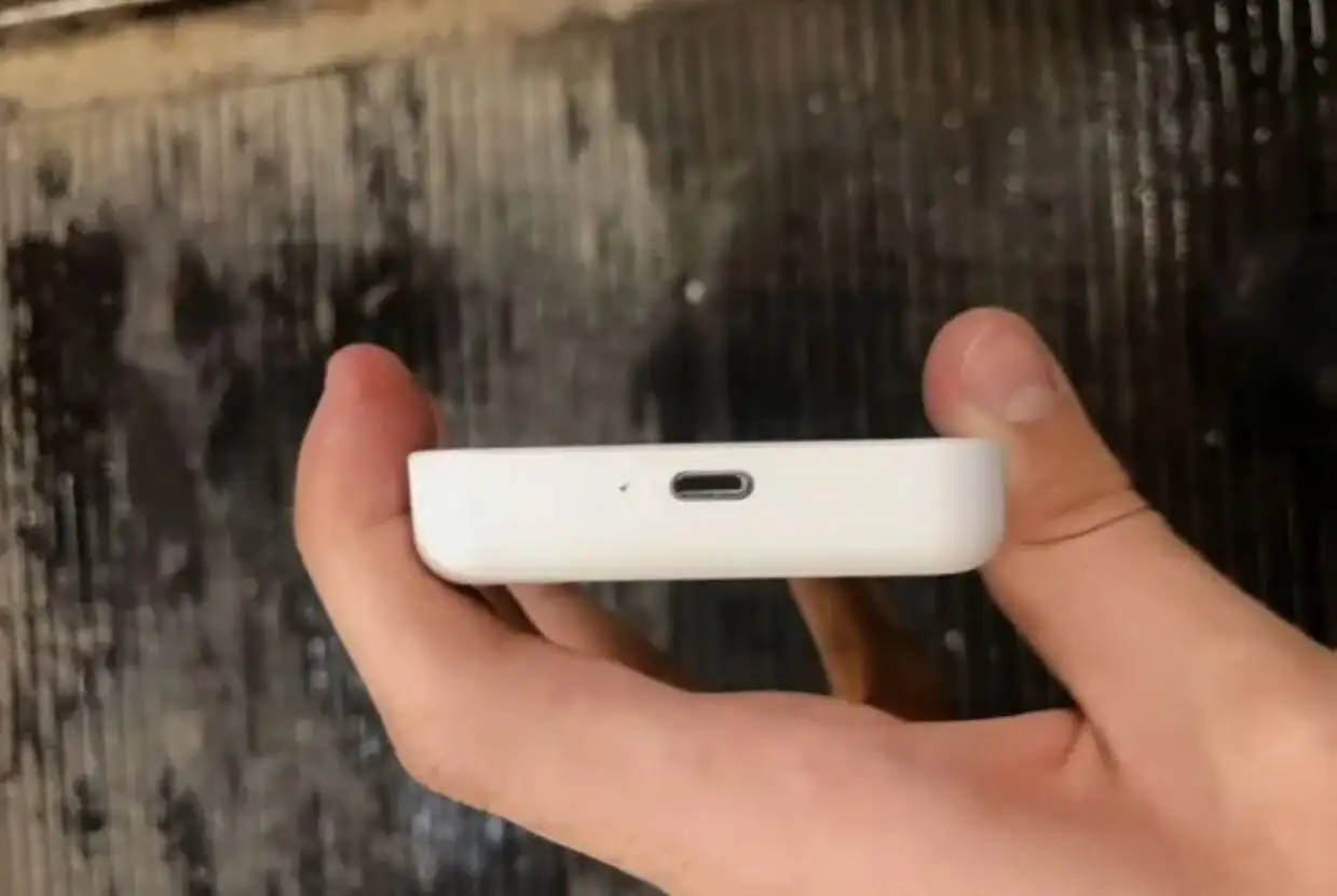 Продам MagSafe с царапинами - Аксессуары для телефонов (Электроника) в Ульяновск