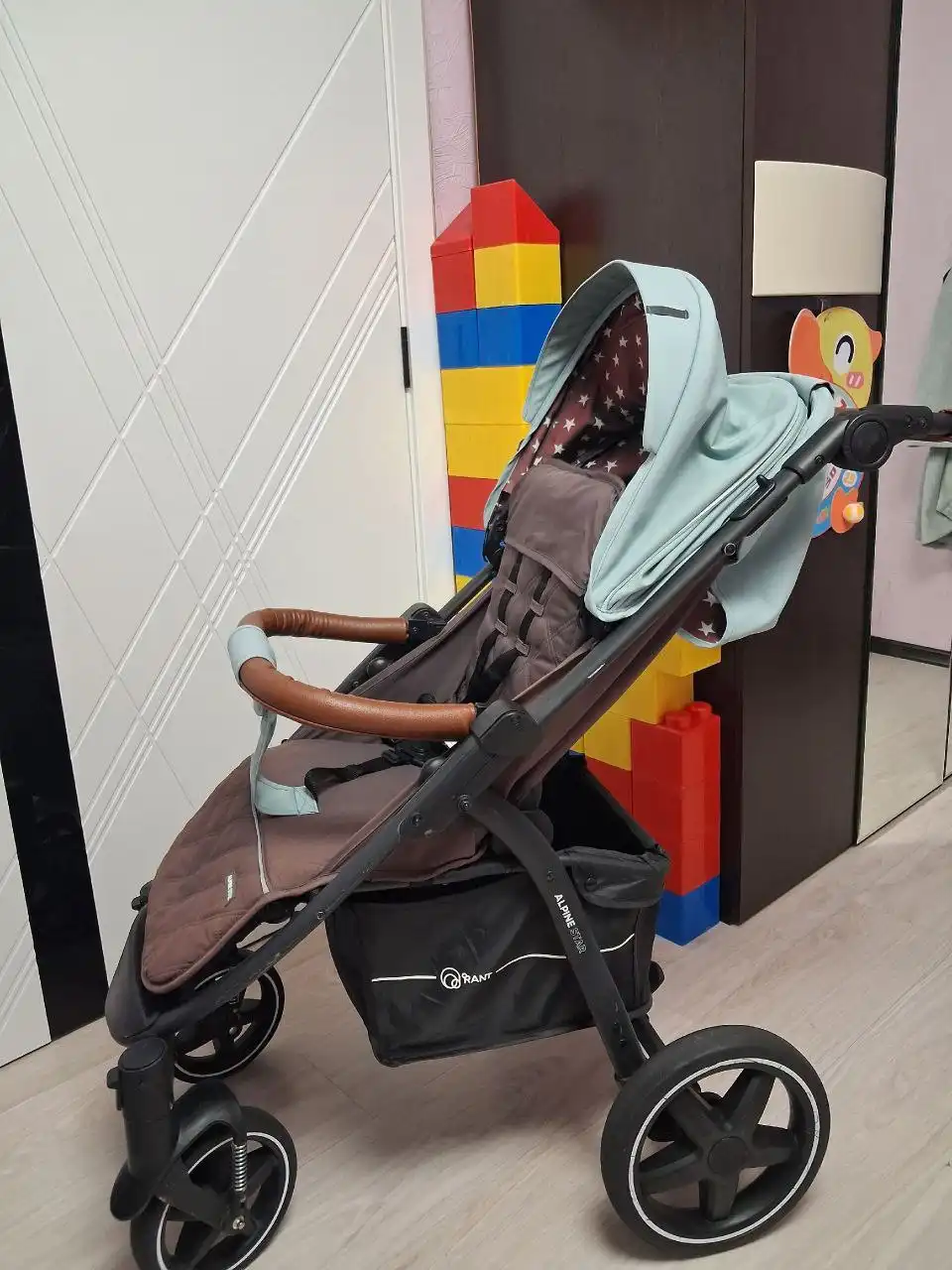 Продам детскую коляску