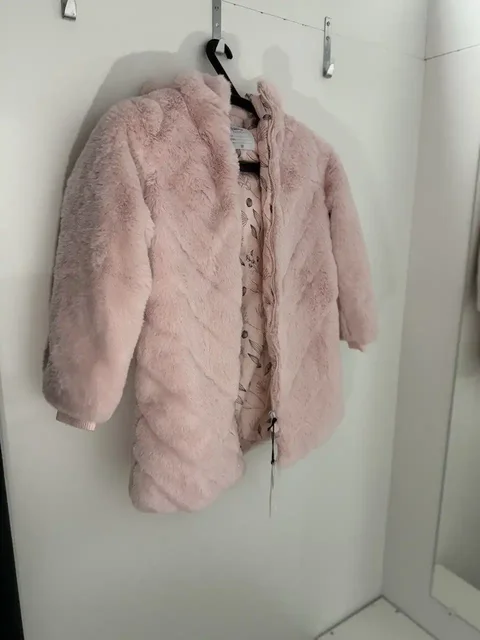 Новые детская шуба и кофта - Товары для детей в Сургут