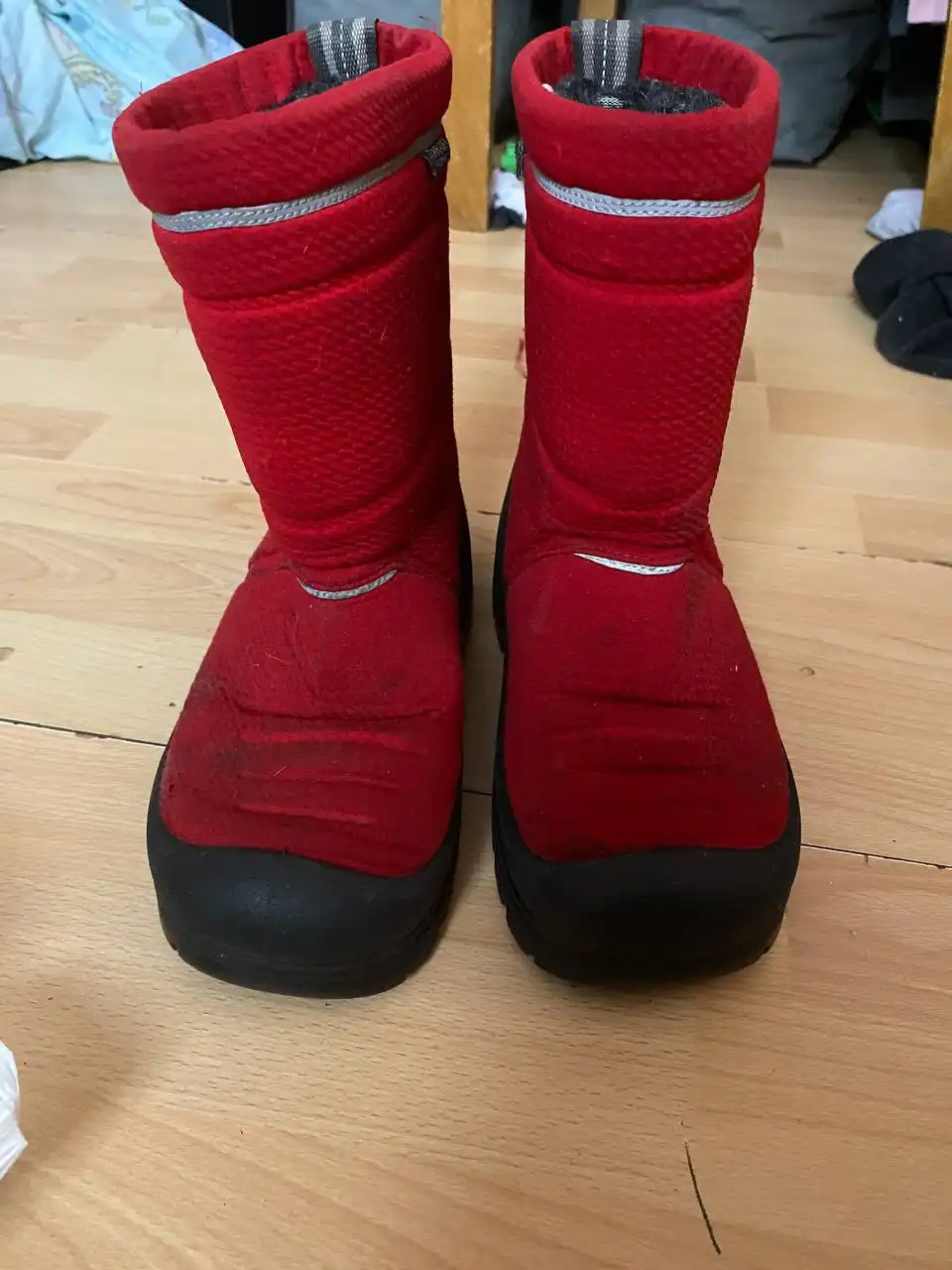 Продам зимние ботинки для девочки 35 размер