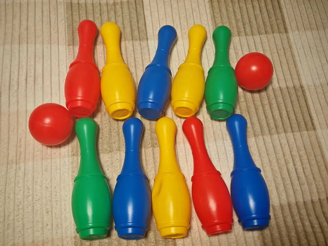 Бизидомик с ремонтом и игрушками