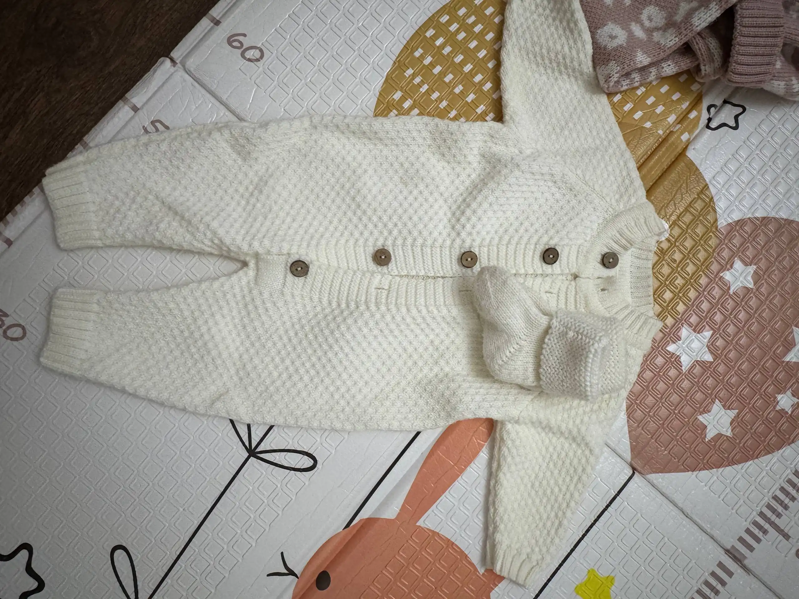 Комбинезон с шапочкой и носочками размер 56-62 - Одежда для новорожденных (Товары для детей) в Сургут