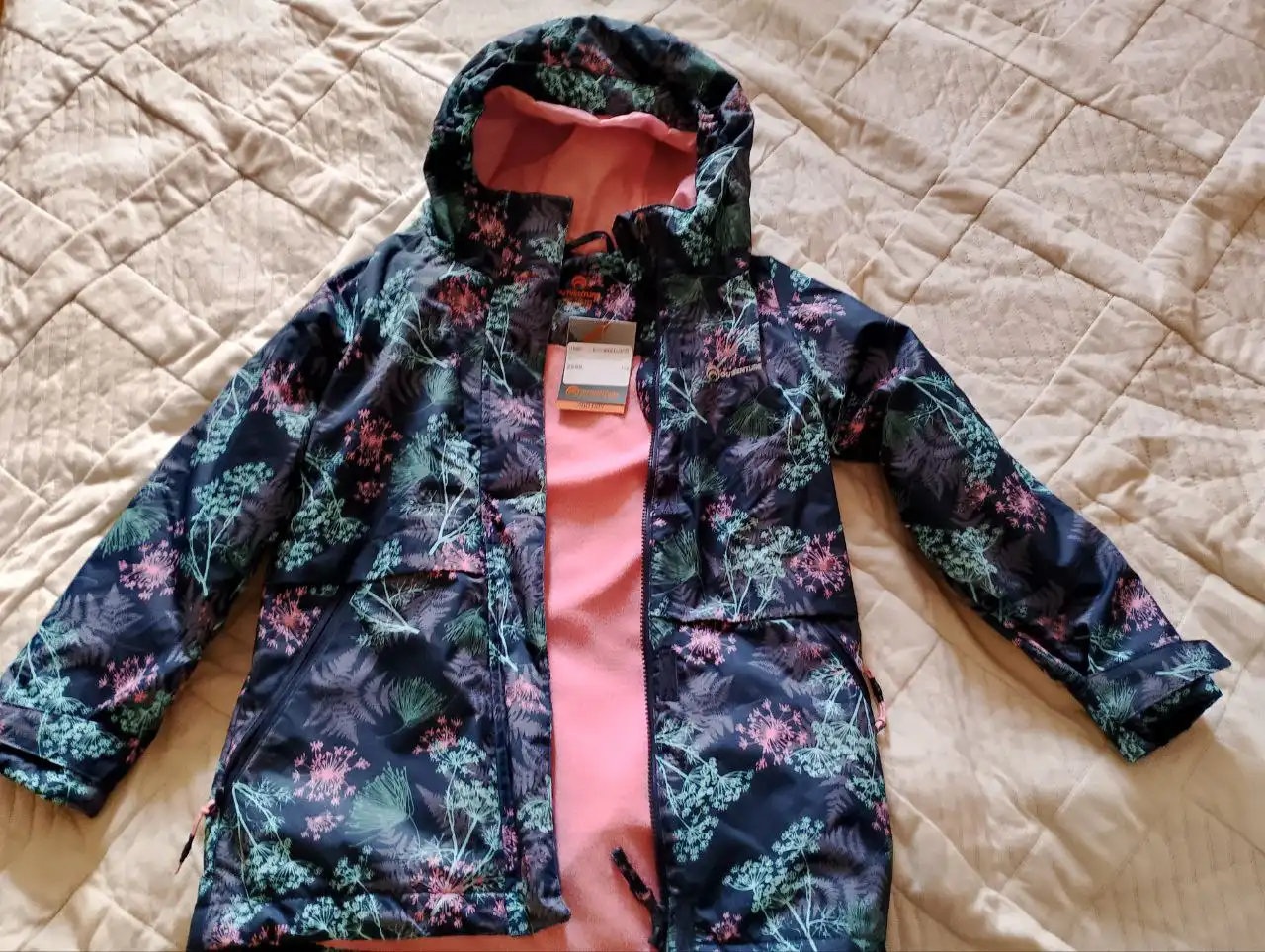 Продам новую ветровку на флисе, размер 128-134 - Детская одежда (Одежда) в Сургут