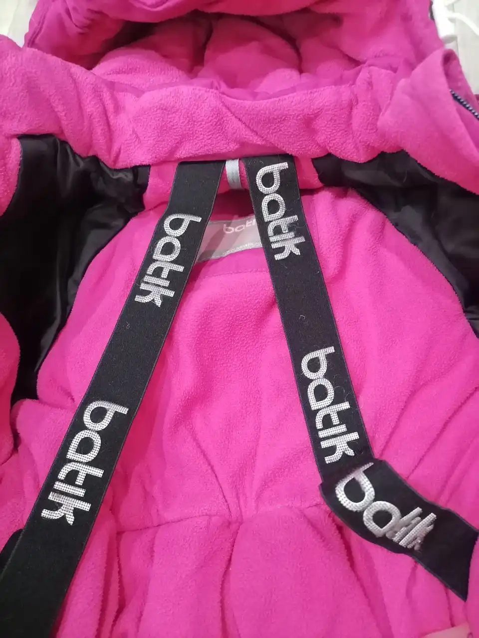 Зимний комбинезон Batik рост 104 в отличном состоянии - Одежда для детей (Товары для детей) в Сургут