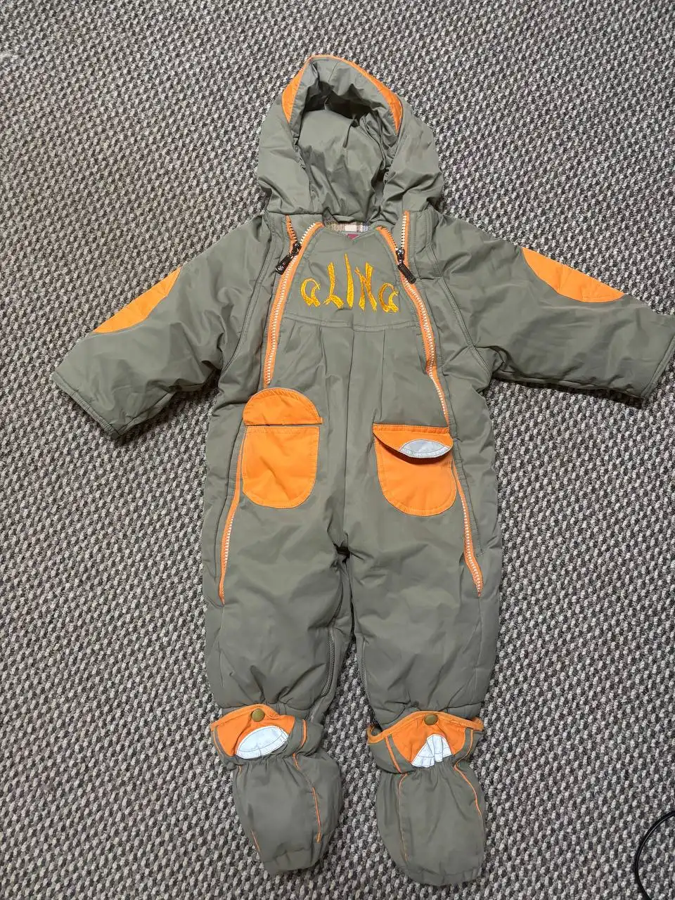 Продам зимний комбинезон для детей - Одежда (Товары для детей) в Сургут