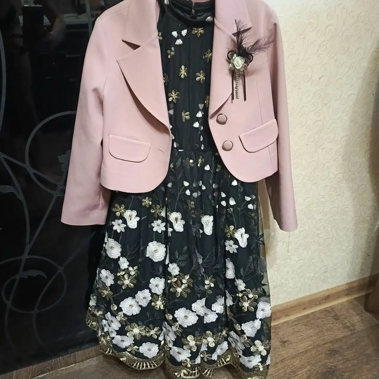 Продажа детской одежды: платья, кофты, школьные платья - Детская одежда (Одежда) в Сургут