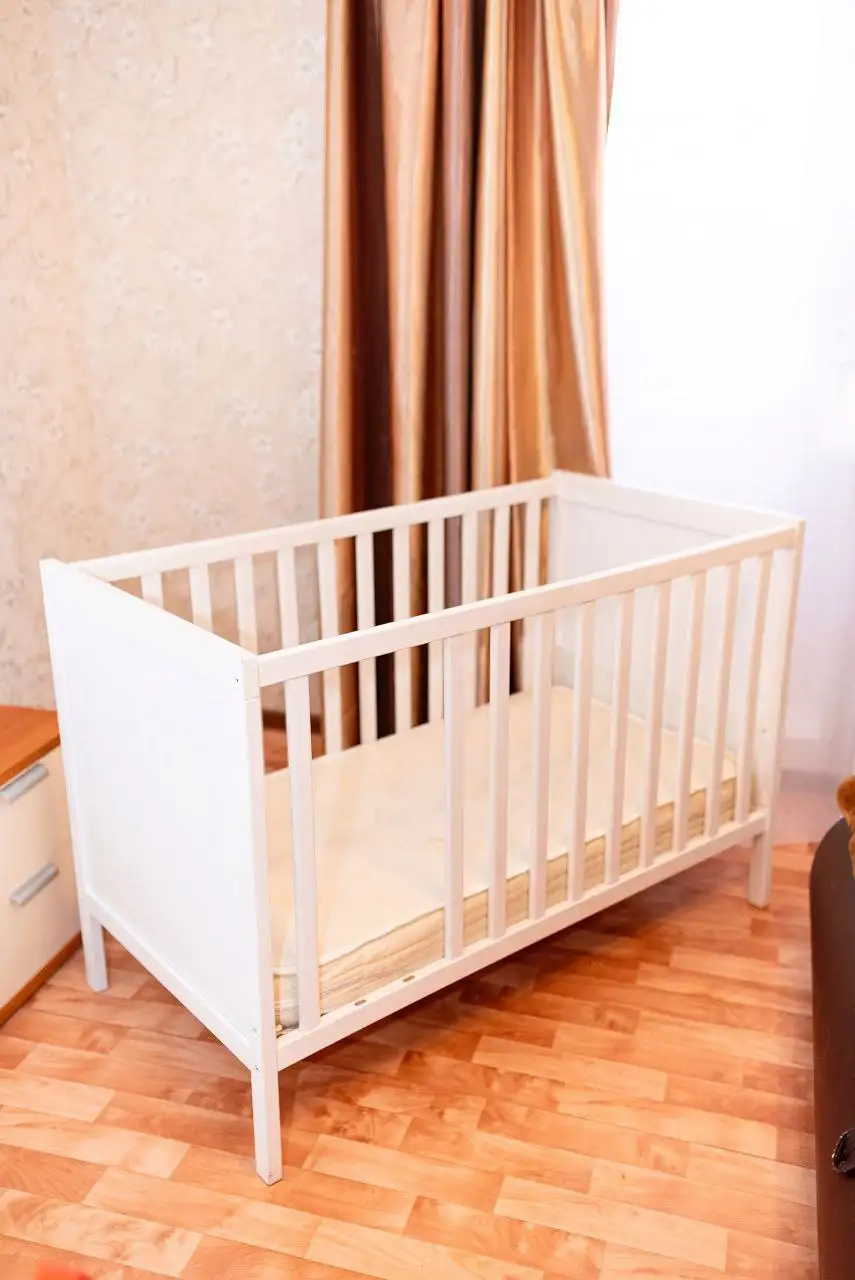 Продам кроватку Икеа с матрасом в подарок - Детские товары (Барахолка) в Сургут