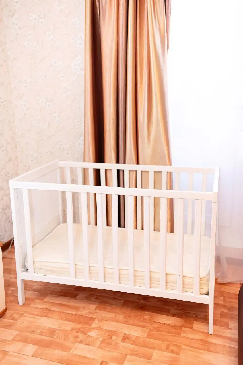 Продам кроватку Икеа с матрасом в подарок - Детские товары (Барахолка) в Сургут