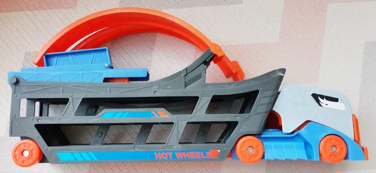 Hot Wheels автовоз трек с автозапуском и трассой - Игрушки (Товары для детей) в Сургут