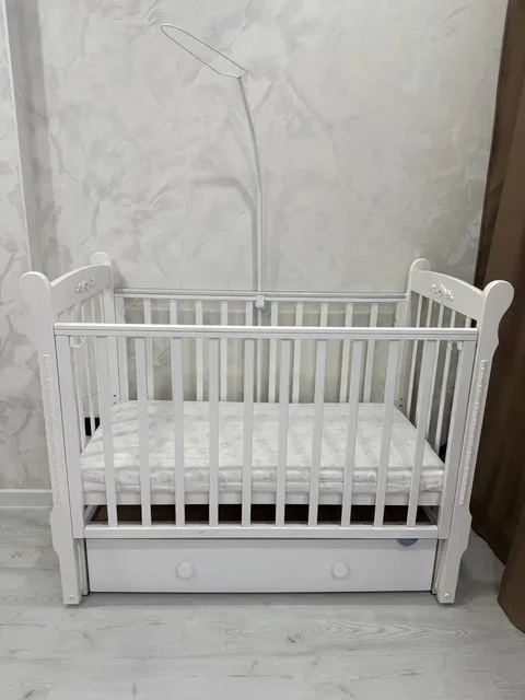 Детская кроватка с маятником и матрасом Babyton - Электроника и техника в Сургут