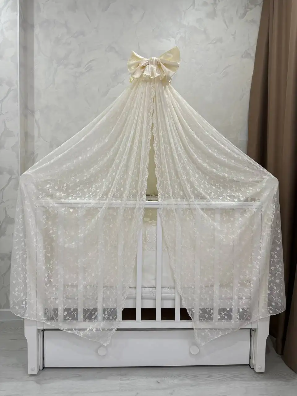 Детская кроватка с маятником и матрасом Babyton - Детская мебель (Барахолка) в Сургут