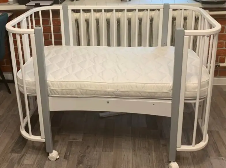 Продам детскую кроватку трансформер с матрасом 120*60 - Детская мебель (Товары для детей) в Сургут