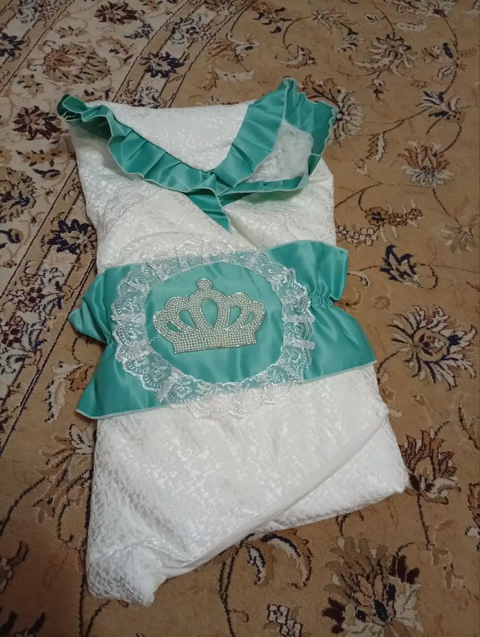 Продажа детских шапок, конверта и национального костюма - Одежда (Товары для детей) в Сургут