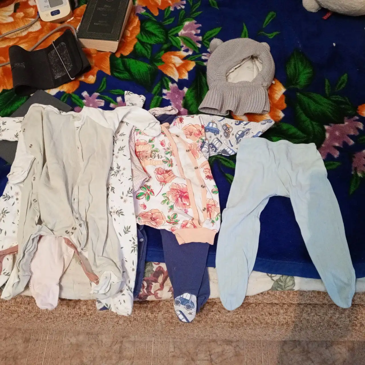 Детские вещи для новорожденных пакетом - Одежда для новорожденных (Товары для детей) в Сургут